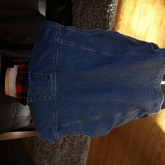 Carhartt Men's demim vest. - Picture 2 of 2